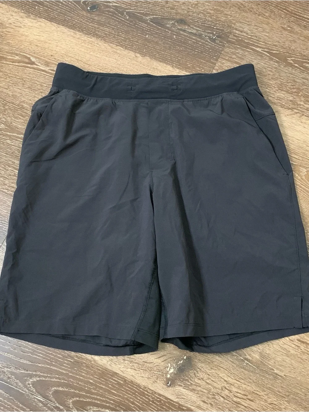 Lululemon Mens black T.H.E linerless shorts 9” M